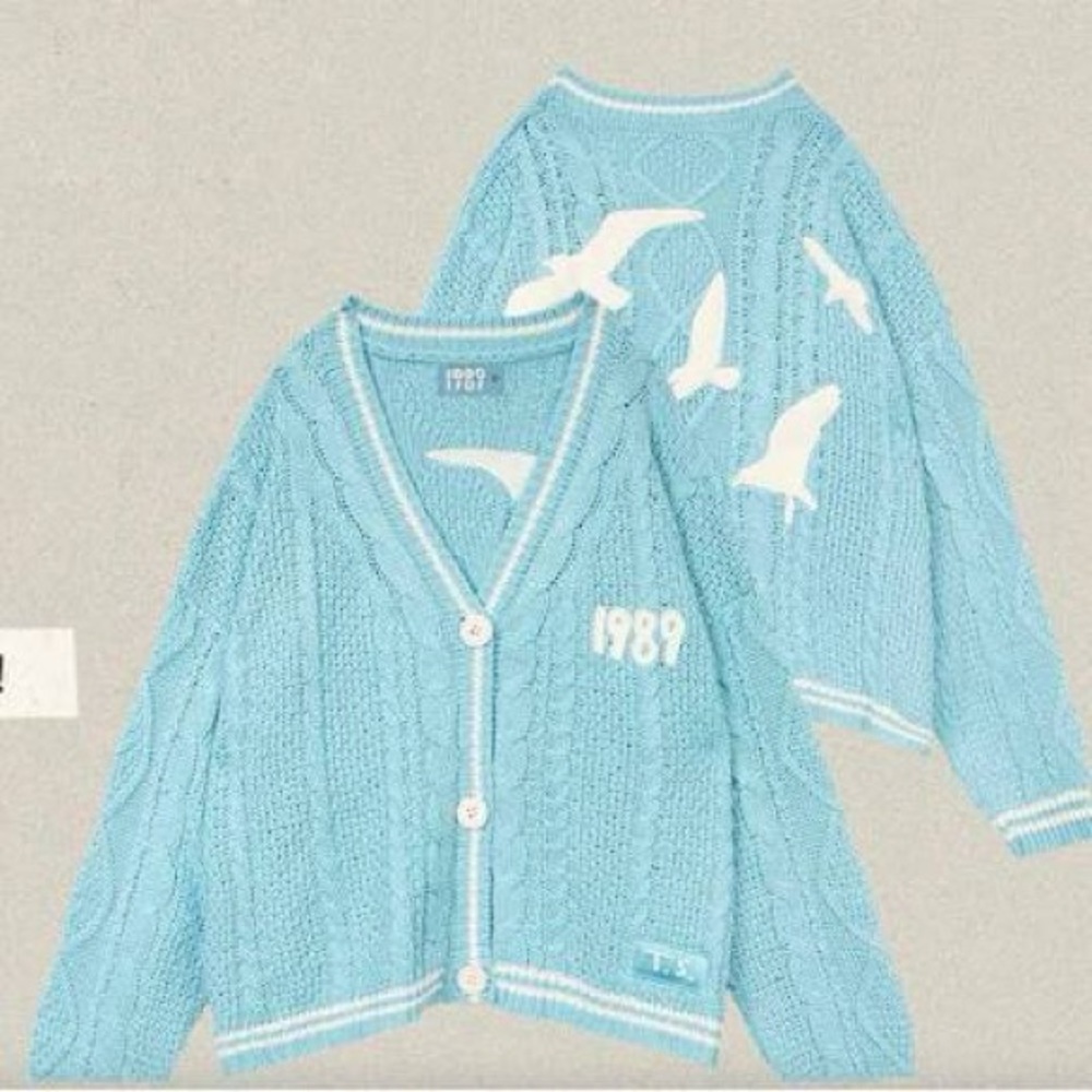 Authentic Taylor Swift 1989 cardigan size medium/large